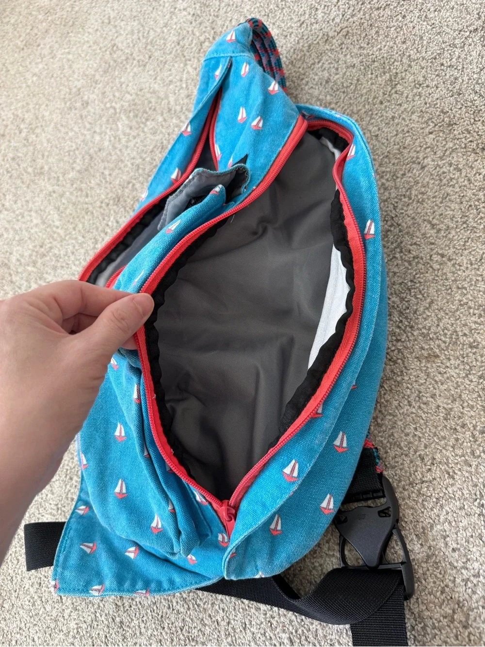 Kavu Teal Sailboat Pattern Double Compartment Sling Rope Crossbody Bag